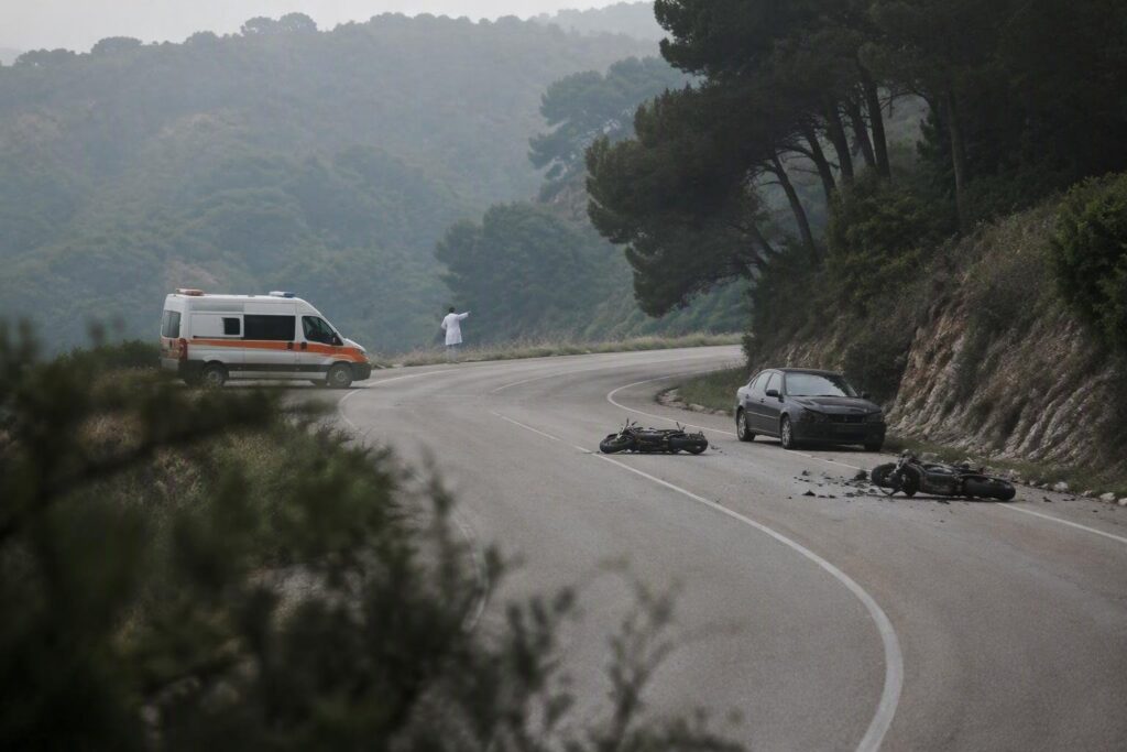 Incidenti stradali nella Riviera del Conero: dettagli sugli scontri e soccorsi