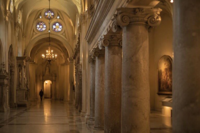 Itinerari ad Ancona tra Mole Vanvitelliana, musei, teatri e street art