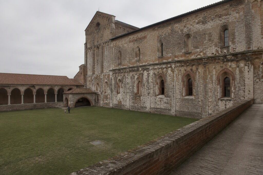 Nuova identità visiva e laboratori per l’Abbazia di Chiaravalle
