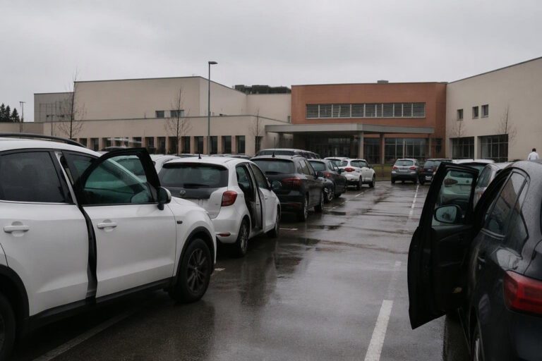 Caos viario per pochi posti auto alla Casa e all’Ospedale di Comunità di Jesi
