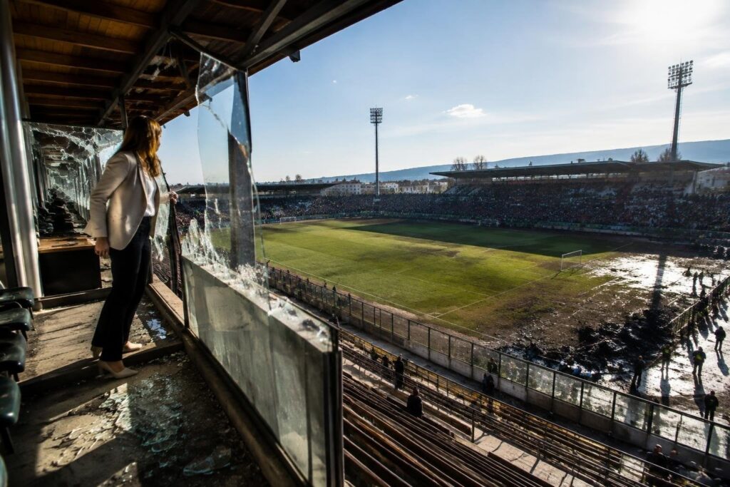 Cronaca sportiva torbida: Silvia Trillini ferita dalla rottura del plexiglass