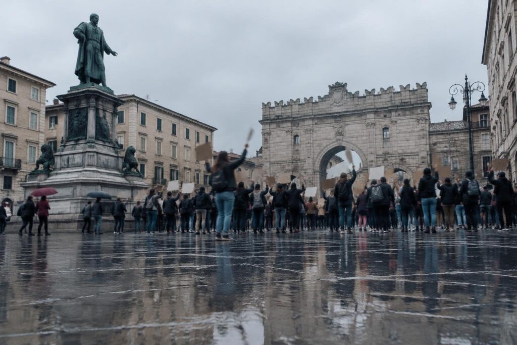 Tutta l’Italia in piazza a Ancona: il giovane chiede salari più alti