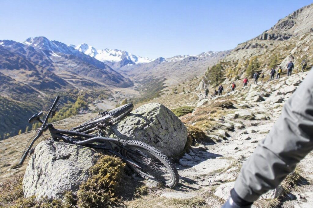 Incidente mortale in Valle d’Aosta: ciclista senza vita nel vallone dell’Urtier