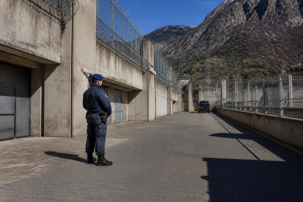 Processo a Brissogne: 2 anni e 2 mesi per aggressione a agente