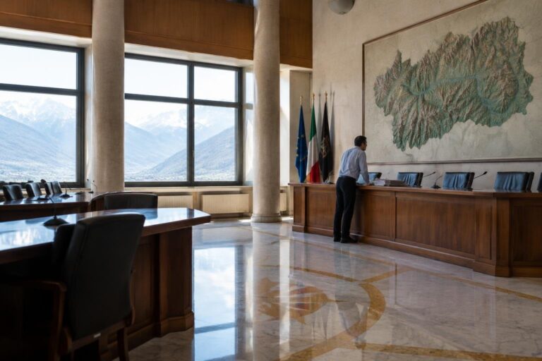 Tensioni nella maggioranza valdostana e futuro politico incerto