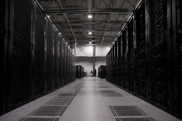 Come gli assistenti AI gestiscono i dati aziendali e i rischi per la privacy