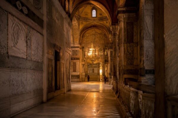 Avatour trasforma visite a San Francesco e Atene con avatar AI
