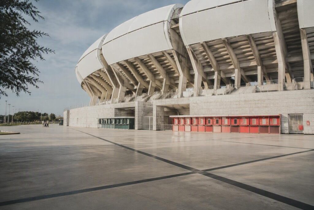 Come orientarsi allo Stadio San Nicola: accessi, settori e servizi utili
