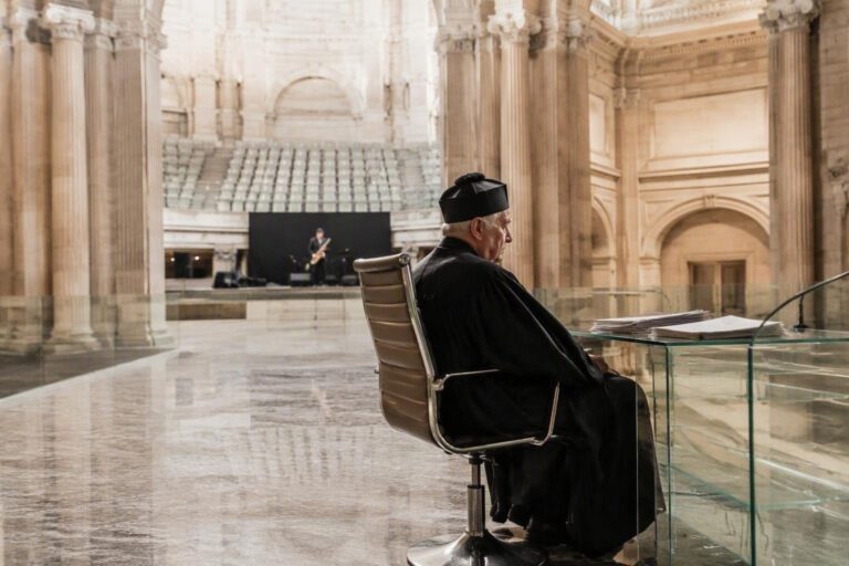 Palazzo Pesce e il processo per atti persecutori: due facce della stessa città