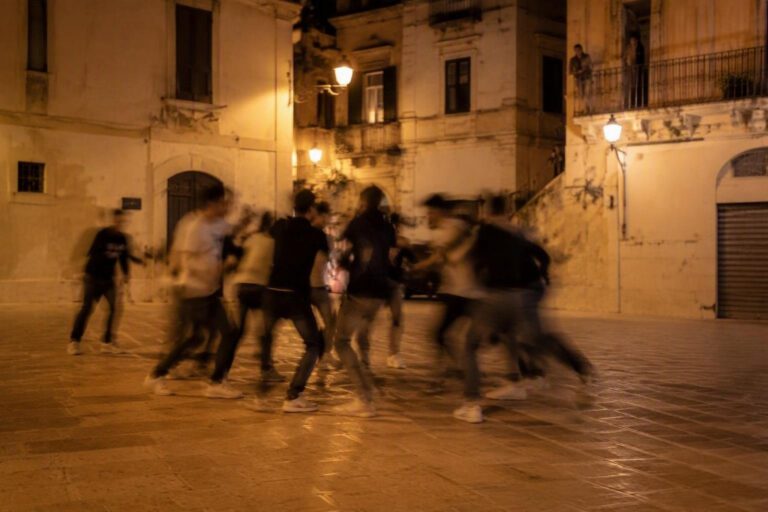 Rissa a Trani: 18enne di Andria muore dopo accoltellamento in piazza
