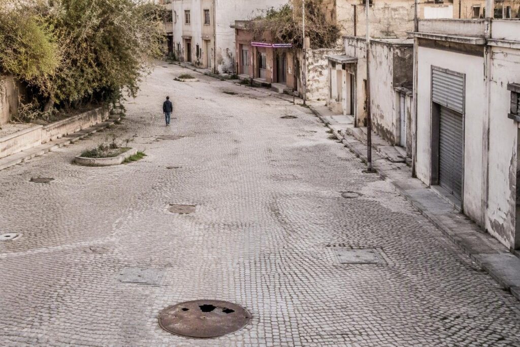 Degrado a Catino: residenti segnalano pericoli e mancanza di servizi