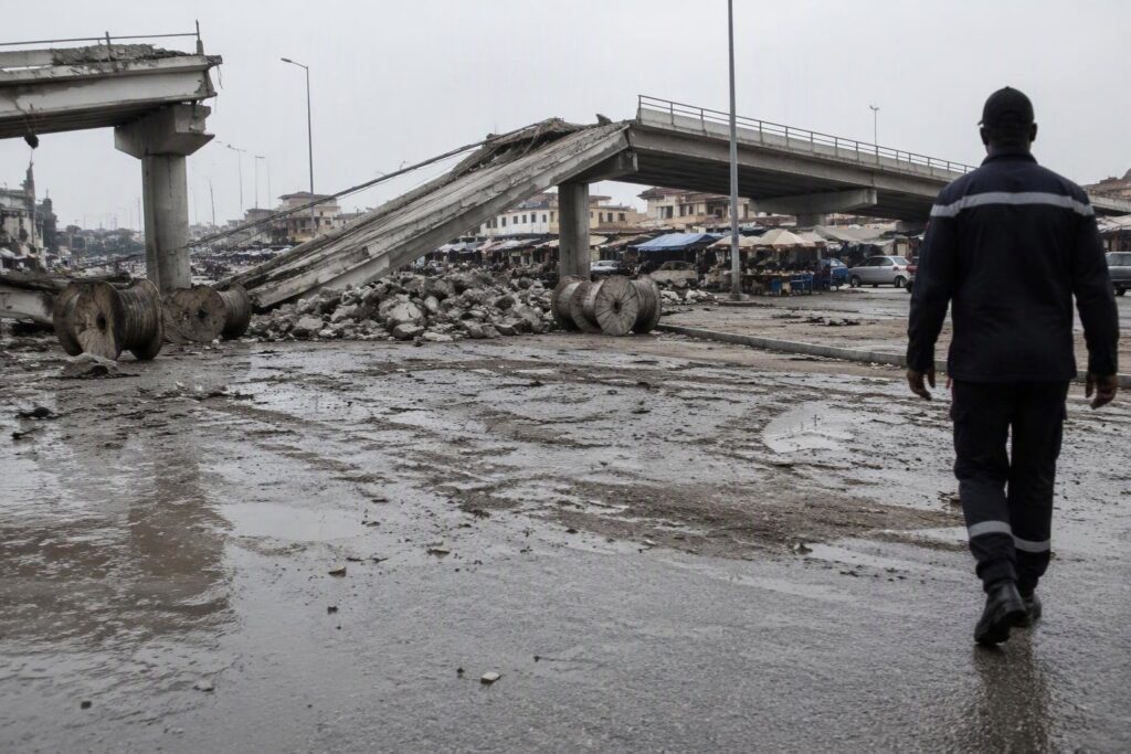 Ponte di via Ruvo a Molfetta chiuso dopo il crollo dei calcinacci