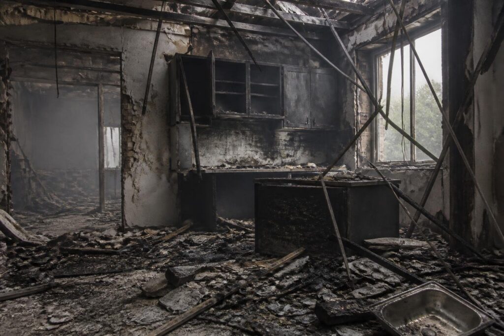 Fuga di gas provoca incendio a San Nicandro Garganico, due feriti