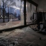 Incendio di vetrina e furto al Wild Store di Molfetta: i carabinieri intervenuti