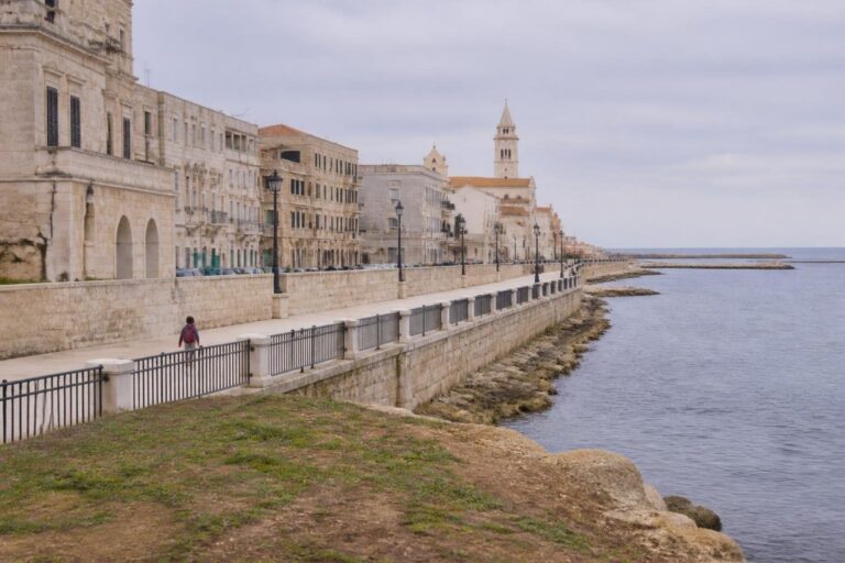 Sicurezza bambini a Bari: seggiolini, scuola e segnalazioni