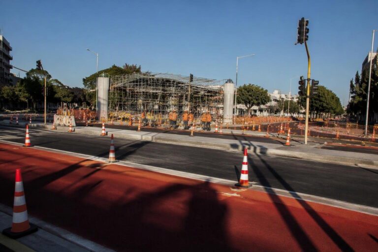 Via Omodeo: il tracciato giallo del BRT prende forma a Bari
