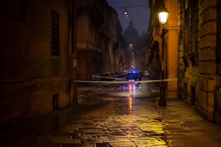 Indagine sugli scontri a Bologna: 12 persone coinvolte