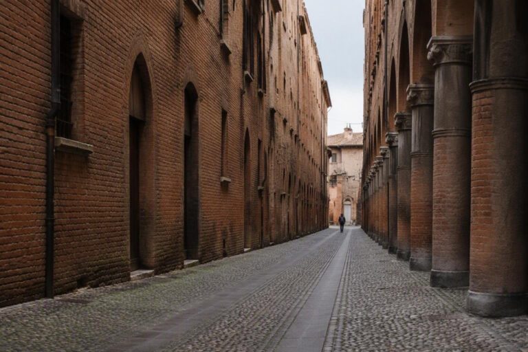 Bologna sicura: guida pratica contro furti e raggiri