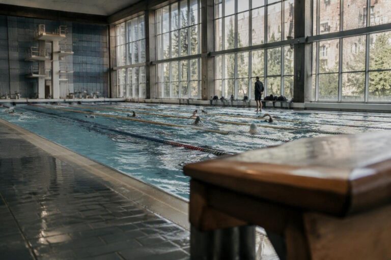 Guida al nuoto a Bologna tra piscine, corsi e attrezzatura