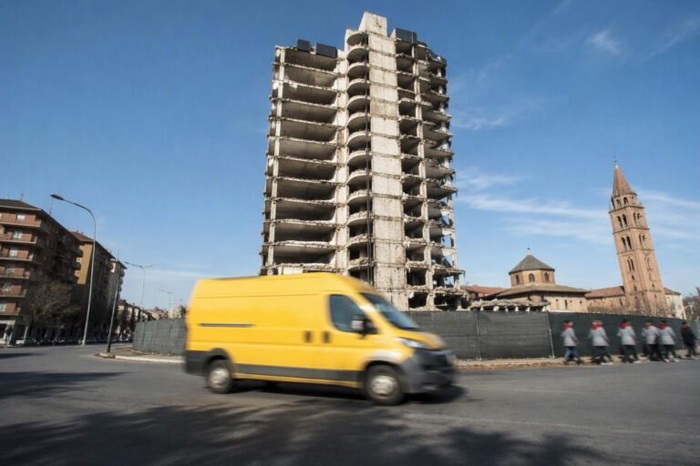 Spin Time e Grattacielo: il Pd critica la gestione degli sfollati a Ferrara