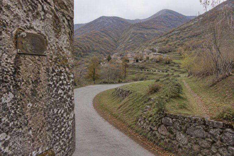 Targa vandalizzata a Ventasso: Iva Zanicchi risponde con affetto