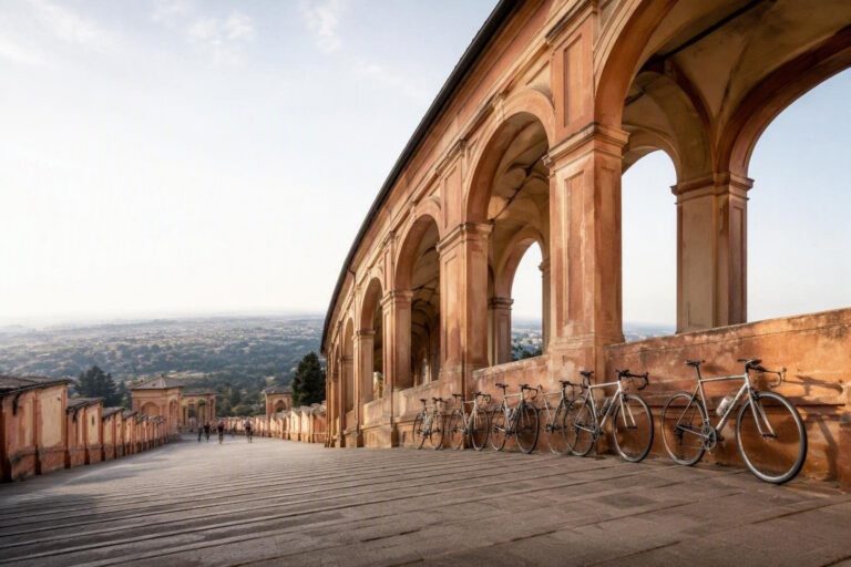 Biciclette custom e salita estrema: tutto su Red Bull Scatené a Bologna