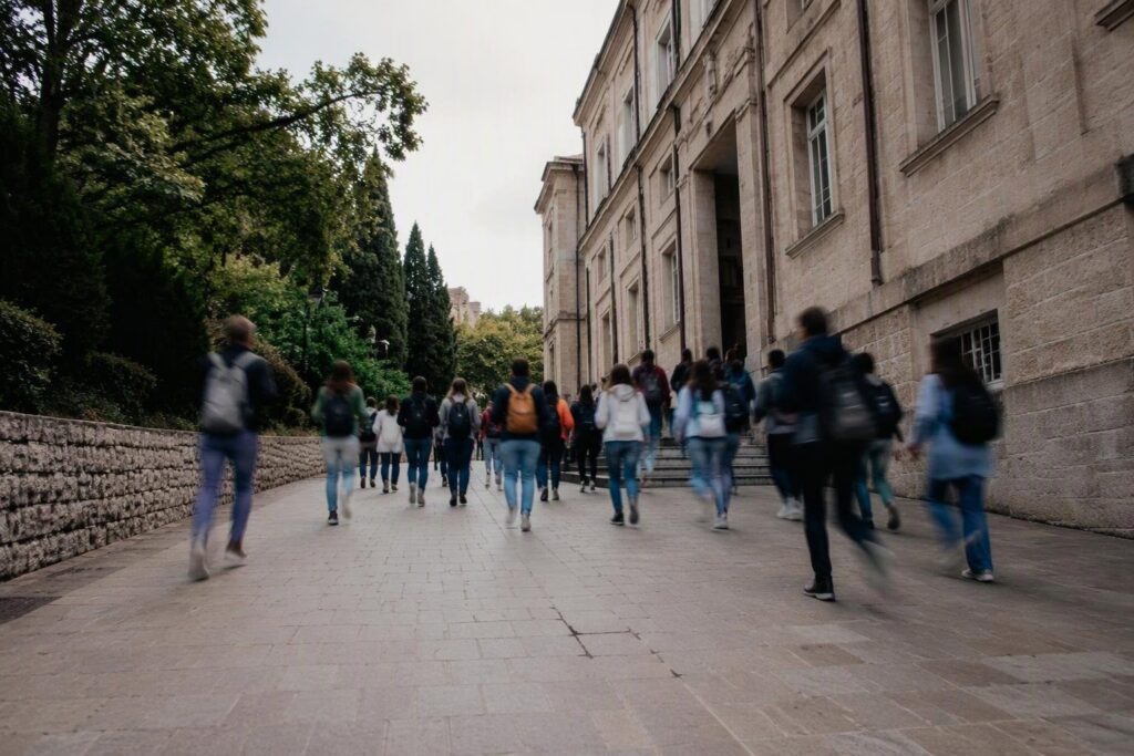 Ial di Modena: studenti vittime di un attacco di gruppo a Modena