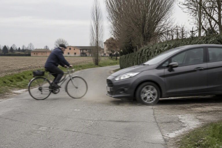 Incidente stradale alle porte di Ravenna: deceduto ciclista anziano