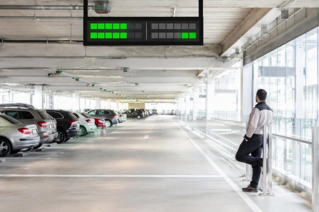 Qualità dei collegamenti e nuovi 2.200 posti auto all’aeroporto di Bologna