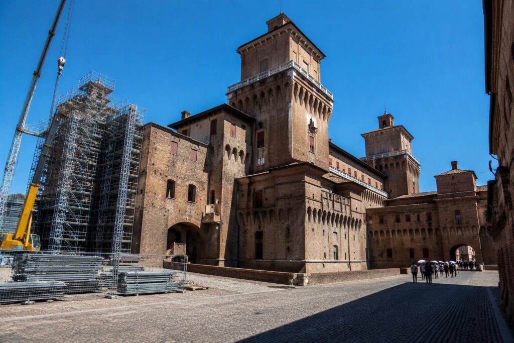 Restauro del Castello Estense: avviata la ‘Fabbrica del Castello’