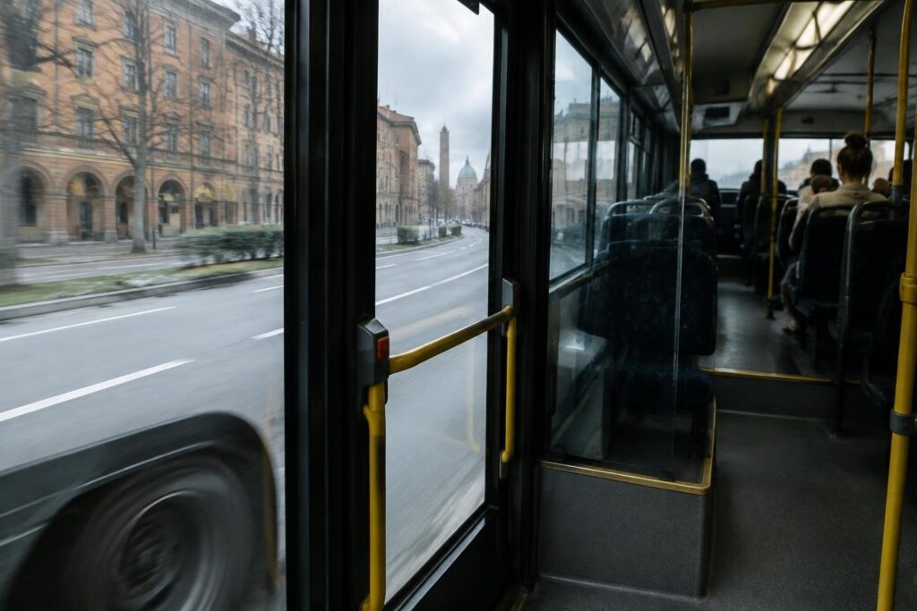 Bambino nasce a bordo dell’autobus 39 di Bologna, assistito da passeggeri