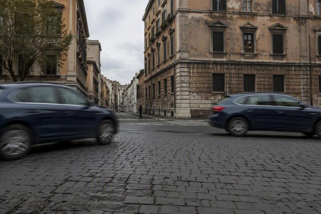 Operazioni antidroga a Roma: scoperti nascondigli e arrestati spacciatori