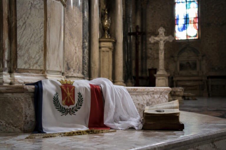 Campobasso rappresentata da Marialuisa Forte negli ultimi riti degli Ottocentenari di San Francesco