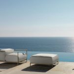 divano su terravva sul mare