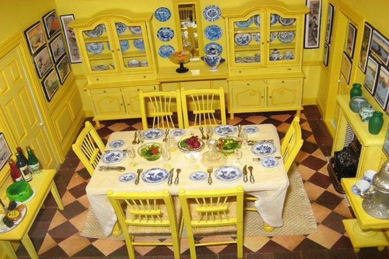 Sala da pranzo gialla
