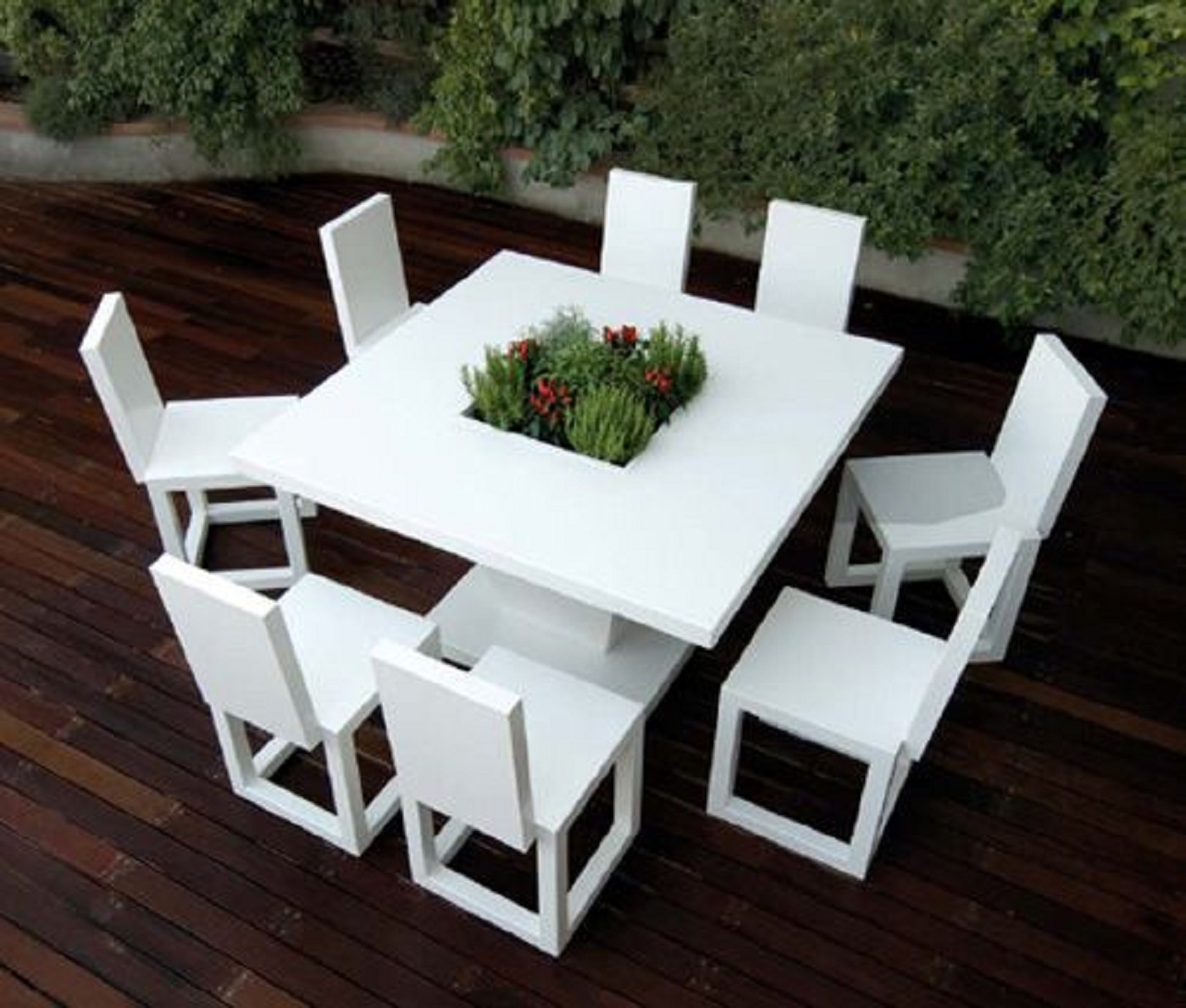 tavolini da giardino in plastica con fiori