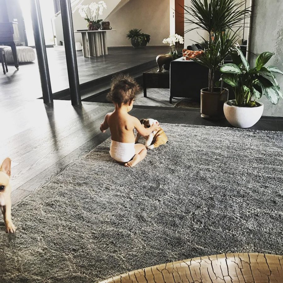 villa di Chrissy Teigen e John Legend soggiorno