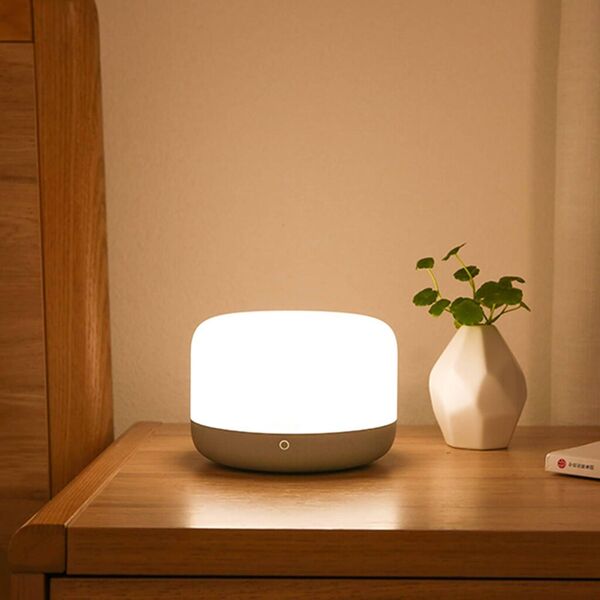 Cosa non pu&ograve; mancare soggiorno moderno lampada smart