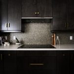 credenze scure cucina