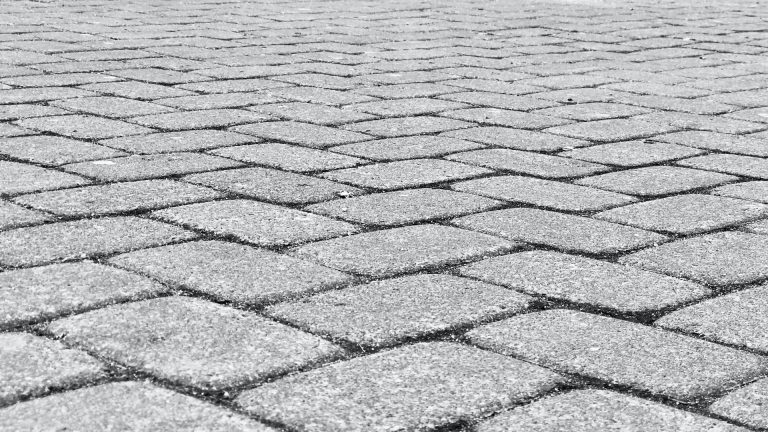 pulire le pavimentazioni in mattoni