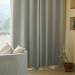 coprire il termosifone con le tende