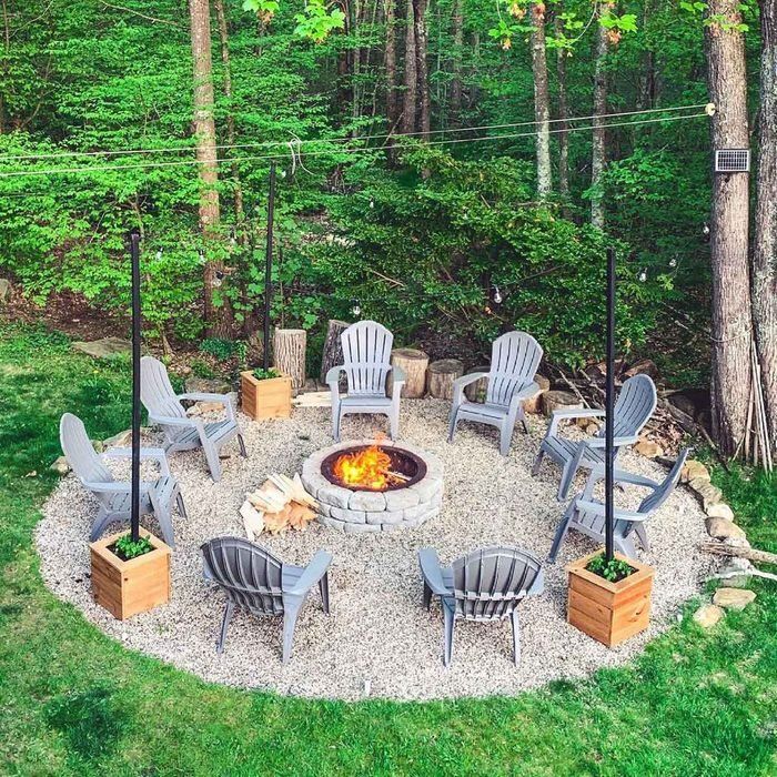 come decorare il focolare in giardino
