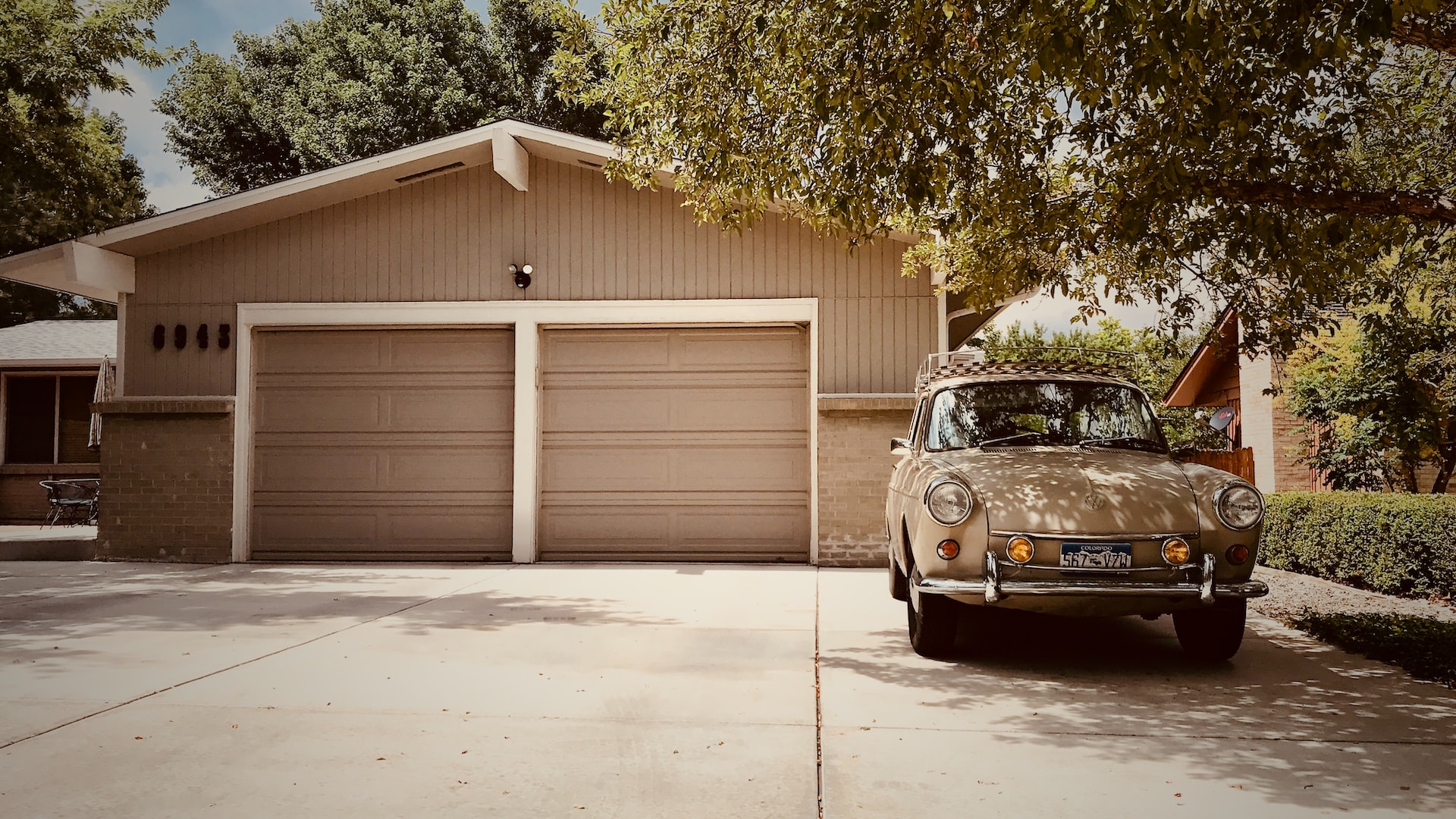 garage in metallo