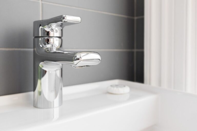 bathroom 8688132 1280