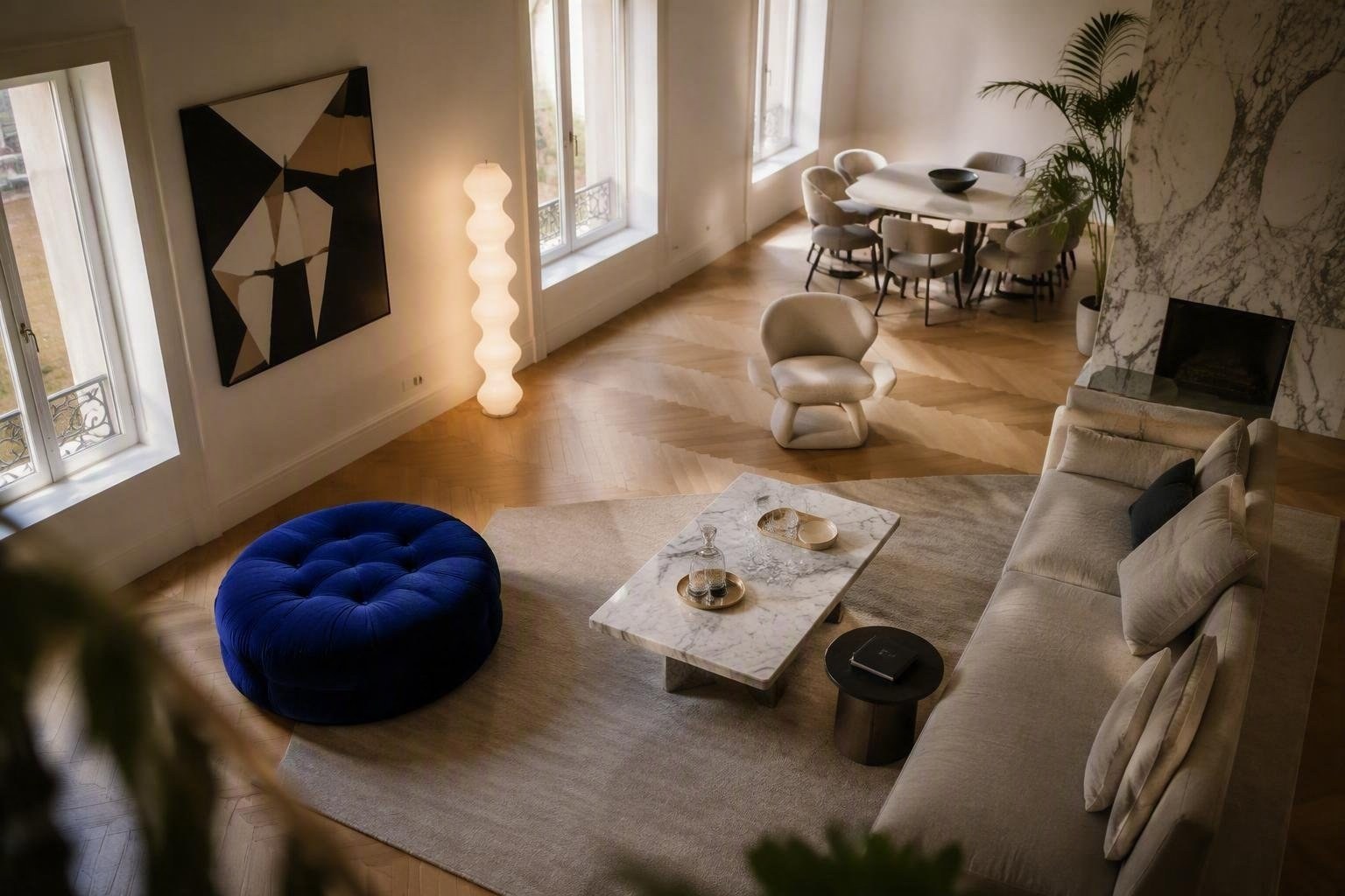 La casa total white di Pierpaolo Pretelli e Giulia Salemi: design e dettagli unici
