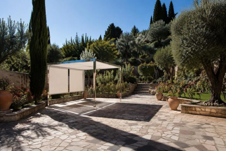 Scopri la Pergola Zephir 3x4 m in Alluminio con Tenda: Design e Comfort