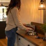 Organizzare casa per cani e gatti: equilibrio tra alimentazione e arricchimento ambientale