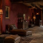 Utilizzare il bordeaux con arredi vintage: consigli pratici per ogni stanza
