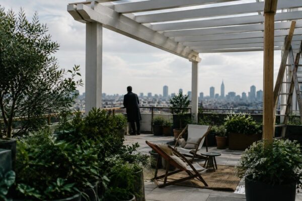 Come trasformare balcone e terrazzo con un esperto di arredamento