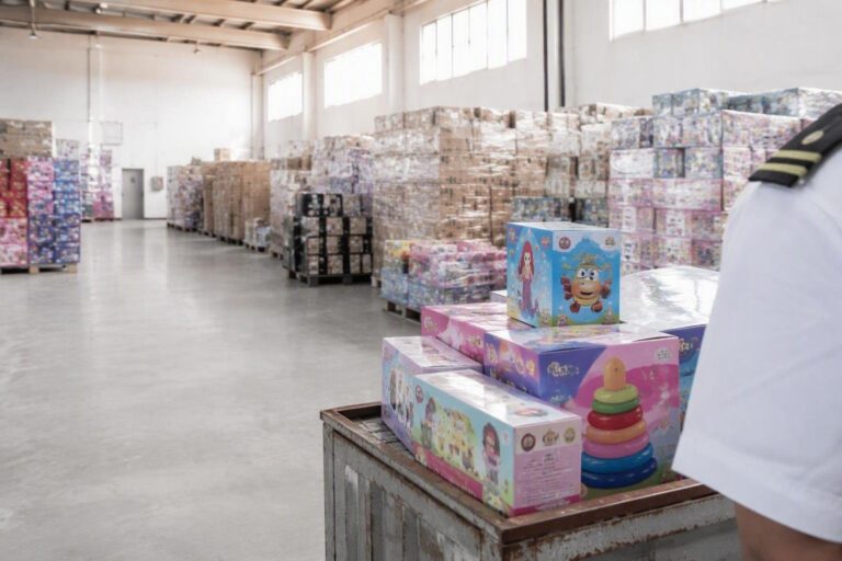 Giocattoli falsi e pericolosi: l’operazione della Guardia di Finanza a Prato